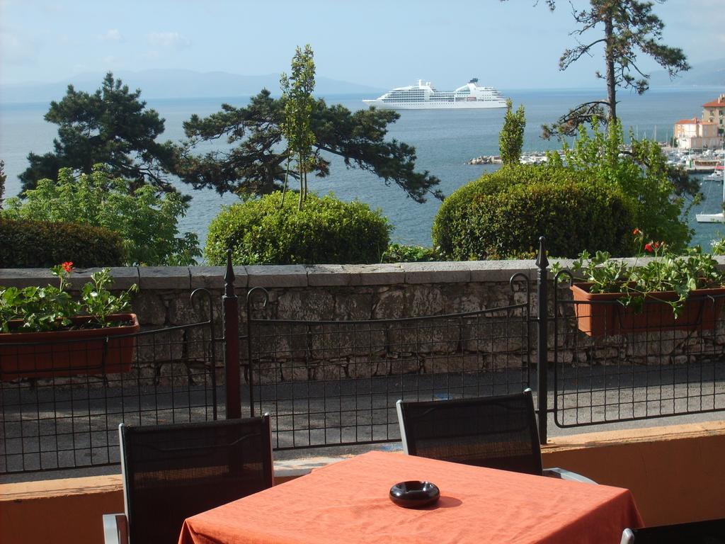 Villa Volosko With Private Parking And Breakfast,Seaview Dış mekan fotoğraf